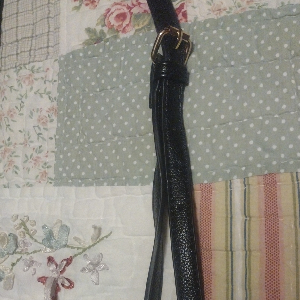 Chic Black Crossbody Bag with Striped Detail - Picture 6 of 13